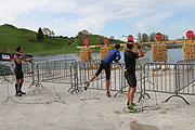 Strecke und Hindernisse wie hier der Spear Throw gilt es zu überwinden am 16.04.2016 im Olympiapark